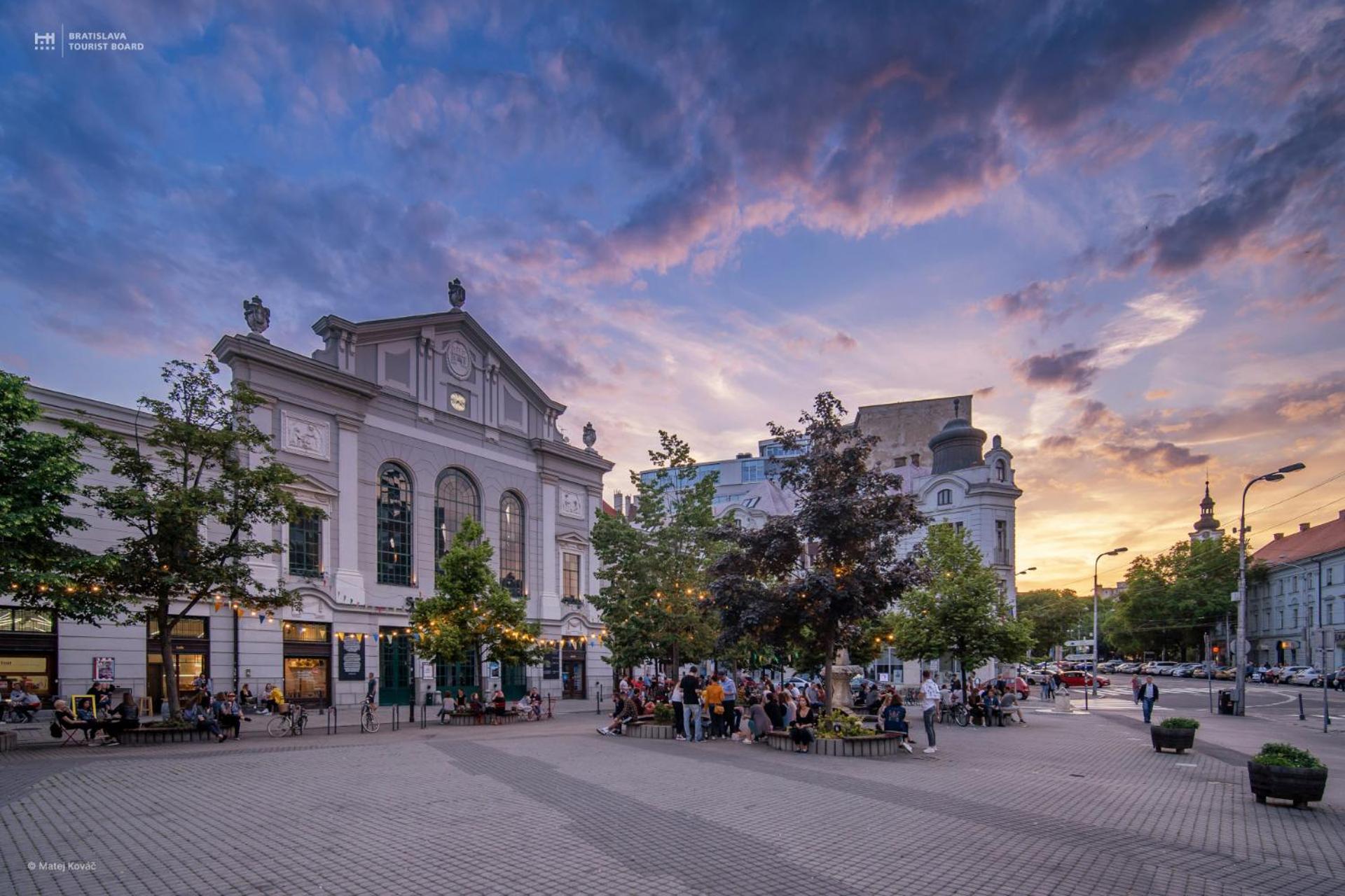 Majestic Old Town Apartments Братислава Екстер'єр фото